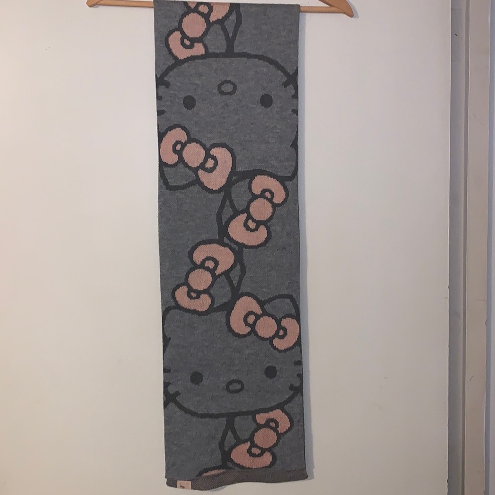 Hello Kitty Scarf